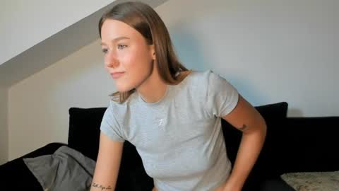 Laura Lara Sommer online show from 3, 8, 2026