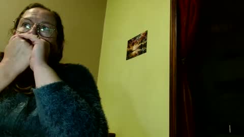 Snapshot of laureanne50 chatting on 6, 12, 2024 laureanne online show from 6, 12, 2024