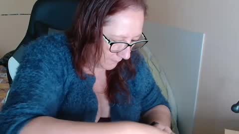 Snapshot of laureanne50 chatting on 4, 2, 2025 laureanne online show from 4, 2, 2025