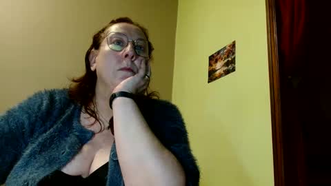 Snapshot of laureanne50 chatting on 12, 2, 2025 laureanne online show from 12, 2, 2025