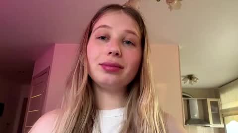 Chrissy online show from 23, 4, 2026