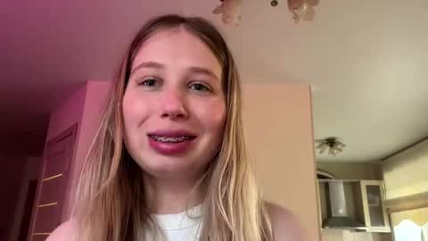 Chrissy online show from 23, 4, 2026