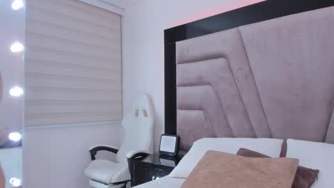 laurenclark1 online show from 4, 3, 2026