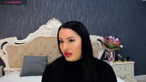 Laura online show from 4, 3, 2025