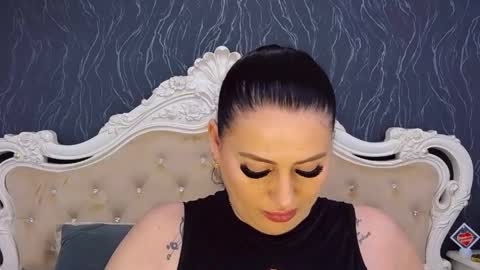 Laura online show from 23, 4, 2026