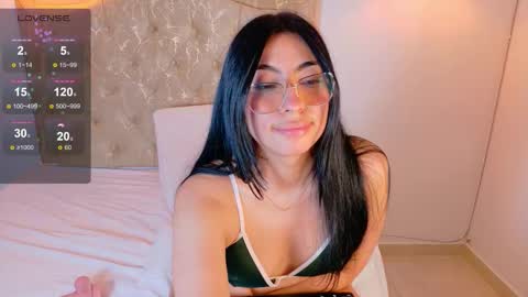 laurenn_smitth online show from 22, 11, 2025