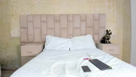 Snapshot of laurensnow1_ chatting on 28, 2, 2025 Lauren online show from 28, 2, 2025