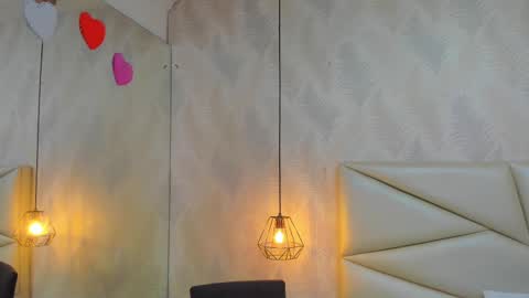 Laurent online show from 6, 11, 2025