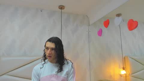 Laurent online show from 15, 11, 2025