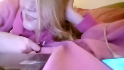 lauriehotxxx online show from 22, 11, 2025