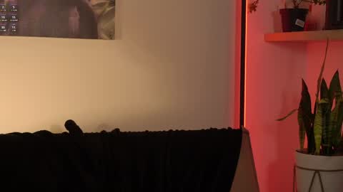 Snapshot of laurita_4 chatting on 6, 5, 2026 laurita_4 online show from 6, 5, 2026