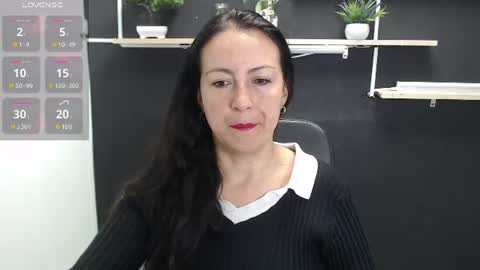 Laury  online show from 10, 6, 2026