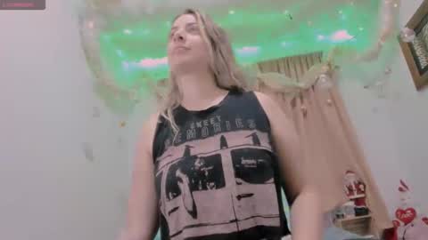 Snapshot of lauu_g chatting on 9, 12, 2024 Lauu G online show from 9, 12, 2024