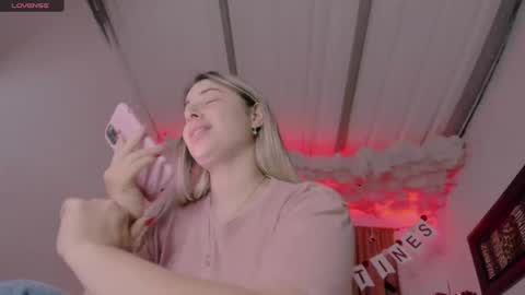 Snapshot of lauu_g chatting on 15, 2, 2025 Lauu G online show from 15, 2, 2025