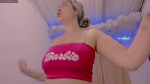 Snapshot of lauu_g chatting on 3, 3, 2025 Lauu G online show from 3, 3, 2025