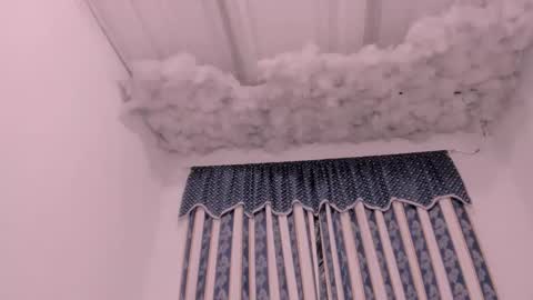 Snapshot of lauu_g chatting on 8, 10, 2025 Lauu G online show from 8, 10, 2025