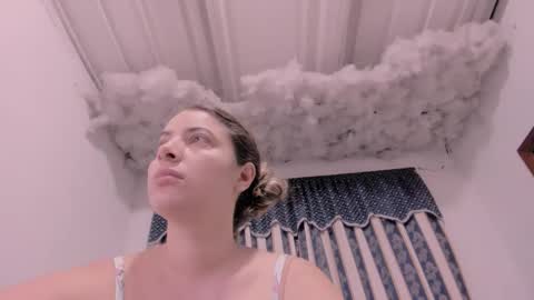 Snapshot of lauu_g chatting on 9, 10, 2025 Lauu G online show from 9, 10, 2025