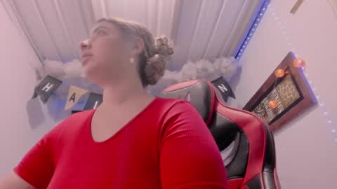 Snapshot of lauu_g chatting on 12, 10, 2025 Lauu G online show from 12, 10, 2025