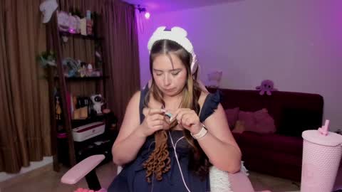 Snapshot of lauu_r chatting on 21, 1, 2025 online show from 21, 1, 2025