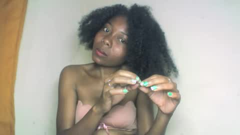 layannek online show from 20, 9, 2025