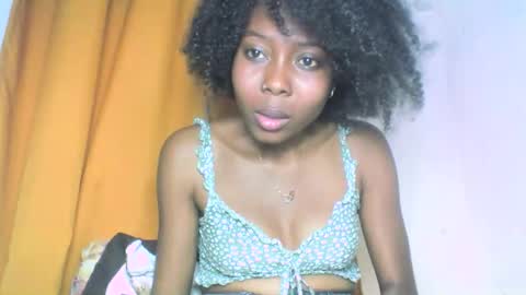 layannek online show from 3, 10, 2025