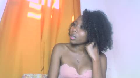 layannek online show from 8, 10, 2025