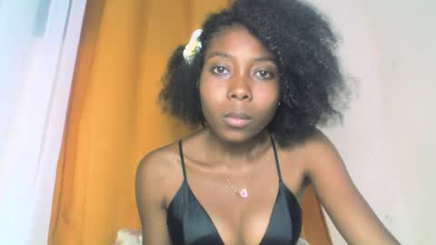 layannek online show from 11, 10, 2025