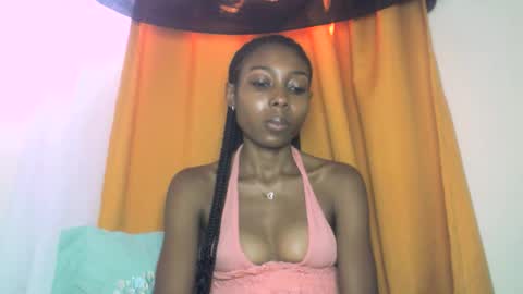 layannek online show from 8, 11, 2025