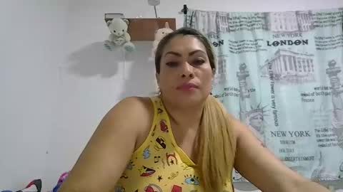 layla_astrum online show from 16, 11, 2025
