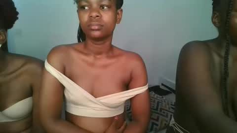 layla_cutiee online show from 6, 3, 2026