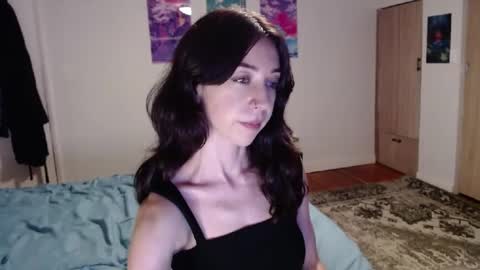 Layla Hex online show from 3, 10, 2025
