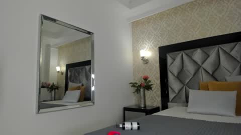 Layla Mackenzie  online show from 6, 10, 2025