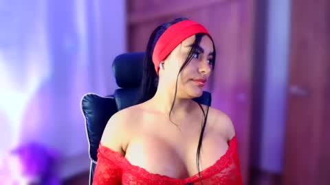 Layla online show from 1, 4, 2026