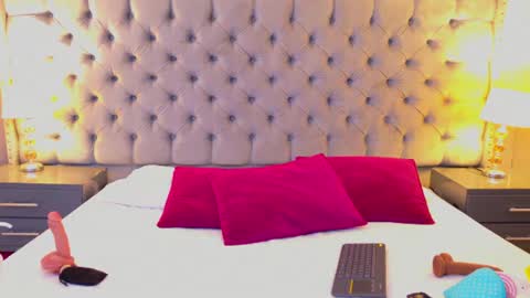 Snapshot of laylaadoll_ chatting on 11, 6, 2026 Lau online show from 11, 6, 2026