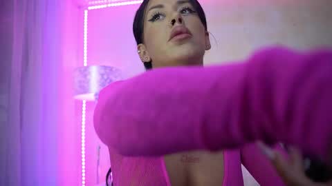 Snapshot of laylacruz chatting on 5, 2, 2026 laylacruz online show from 5, 2, 2026