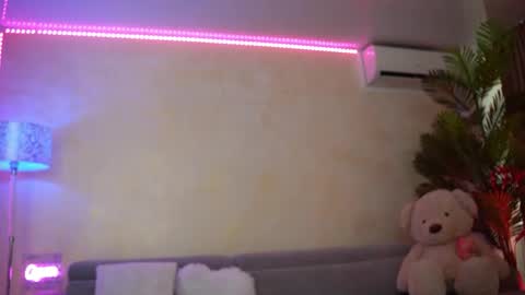 Snapshot of laylacruz chatting on 27, 2, 2026 laylacruz online show from 27, 2, 2026