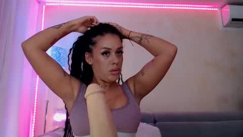 Snapshot of laylacruz chatting on 6, 3, 2026 laylacruz online show from 6, 3, 2026