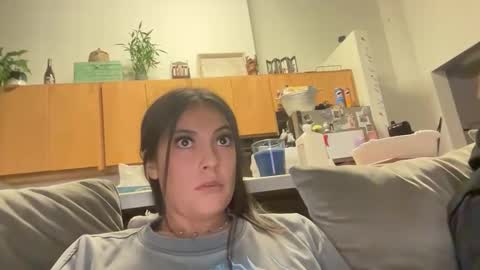 Layla online show from 3, 5, 2026