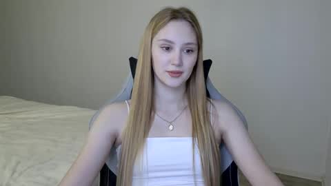 Snapshot of laylapretty001 chatting on 3, 2, 2025 LaylaPretty001 online show from 3, 2, 2025