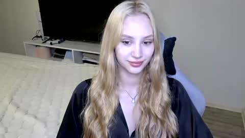LaylaPretty001 online show from 15, 6, 2026