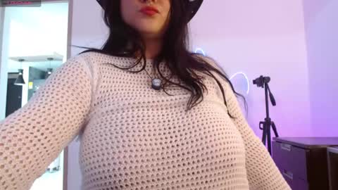 Vannessa  online show from 25, 4, 2026