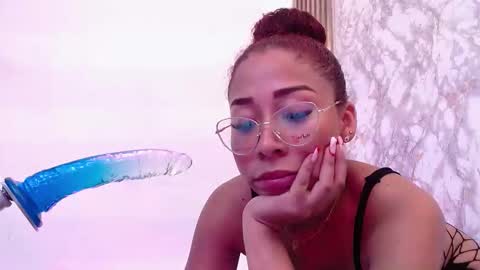 layra collins online show from 17, 11, 2025