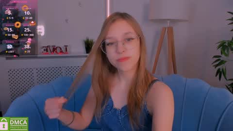 Snapshot of layriantavee chatting on 5, 1, 2025 layriantavee online show from 5, 1, 2025