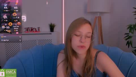 Snapshot of layriantavee chatting on 5, 1, 2025 layriantavee online show from 5, 1, 2025