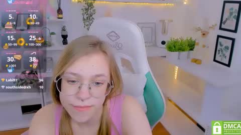 Snapshot of layriantavee chatting on 10, 2, 2025 layriantavee online show from 10, 2, 2025