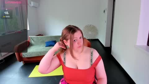 Snapshot of lea_buns chatting on 7, 5, 2026 Lea online show from 7, 5, 2026