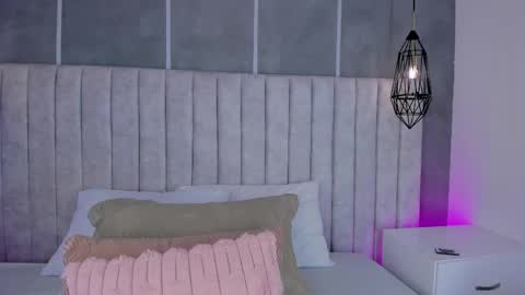    online show from 18, 4, 2026