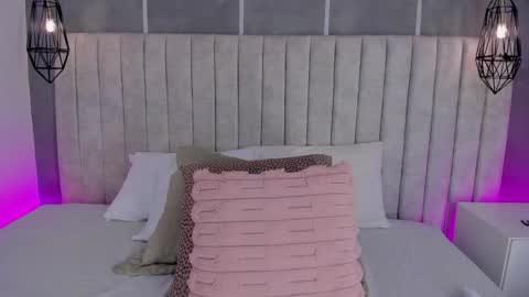    online show from 28, 4, 2026