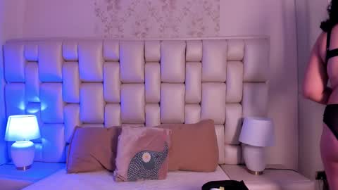 lea_hunter__ online show from 16, 11, 2025