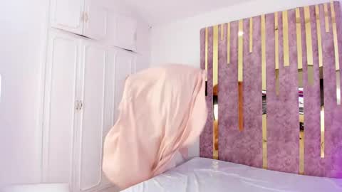 Leah  online show from 17, 1, 2025